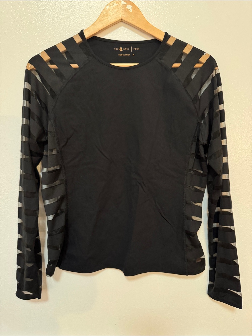 Lou & Grey Black Long-Sleeve Sheer-Stripe Performance Top